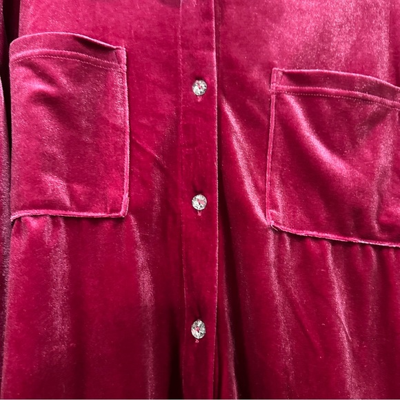 NEW Turquoise Haven pink velvet top Sz M. - Picture 3 of 4